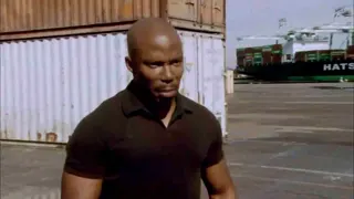Dexter - Cargo Scene at 00:23 — Doakes