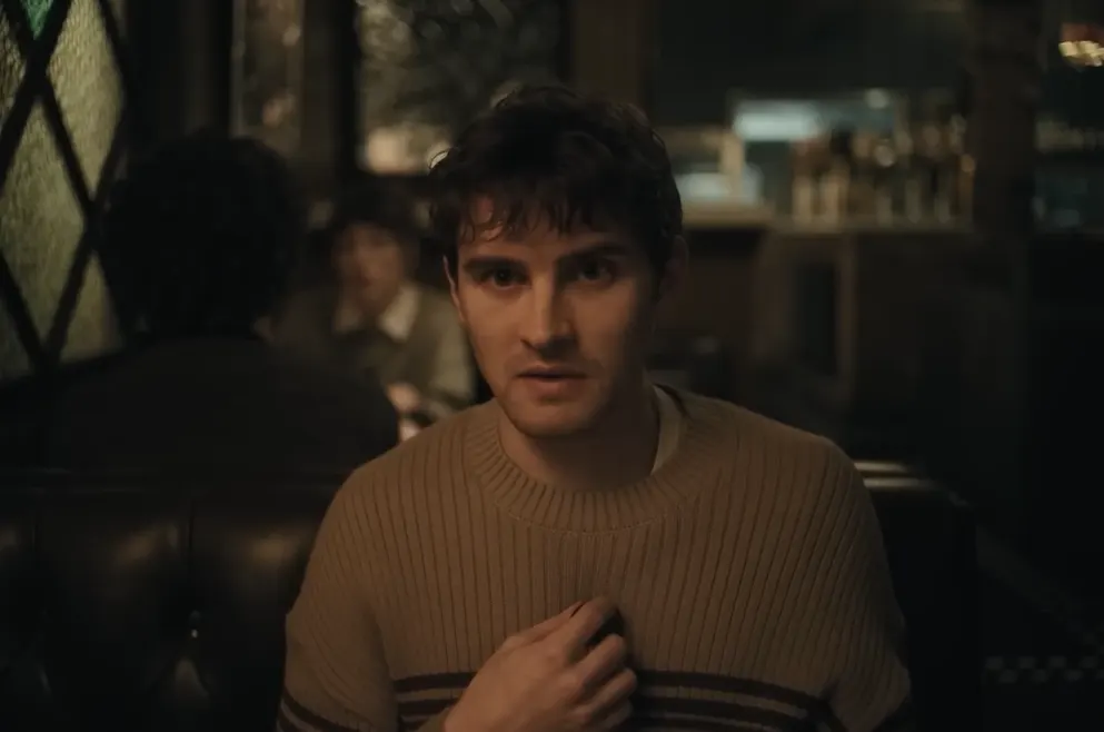 Obsession - Diner Scene at 00:10 — Bear