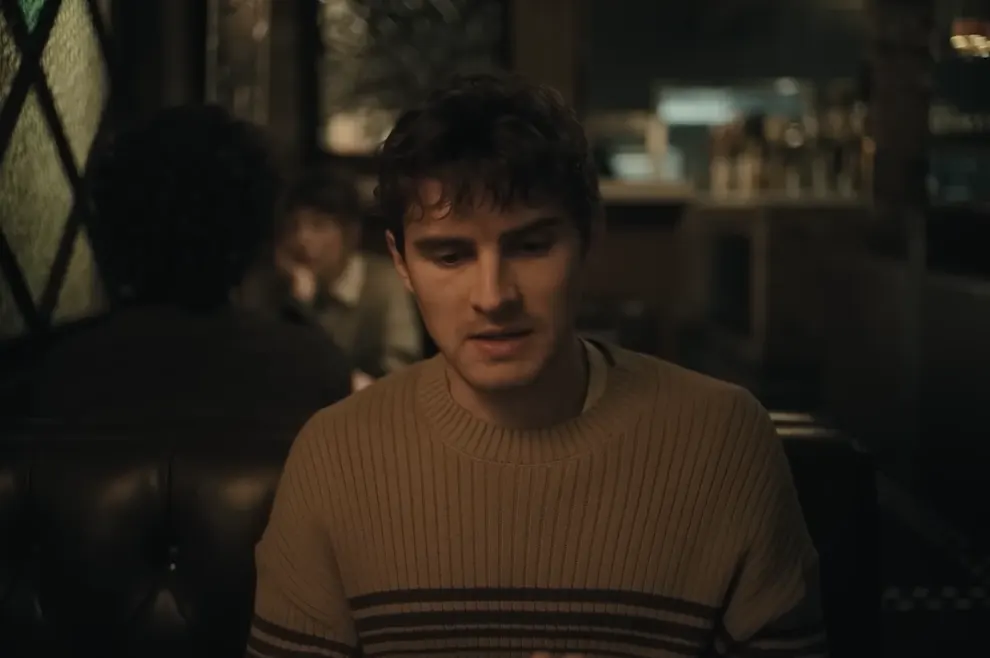 Obsession - Diner Scene at 00:23 — Bear