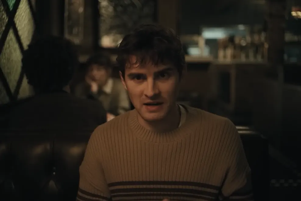 Obsession - Diner Scene at 00:27 — Bear