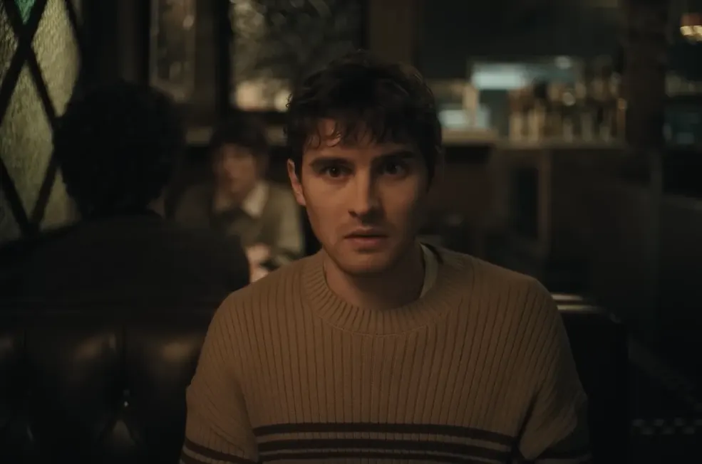 Obsession - Diner Scene at 00:52 — Bear