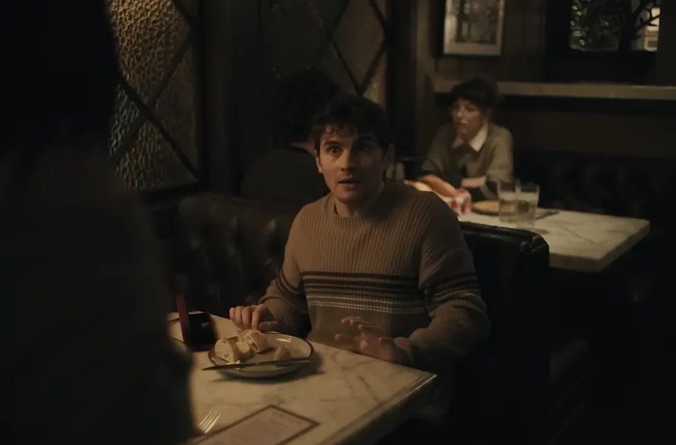 Obsession - Diner Scene at 00:56 — Bear