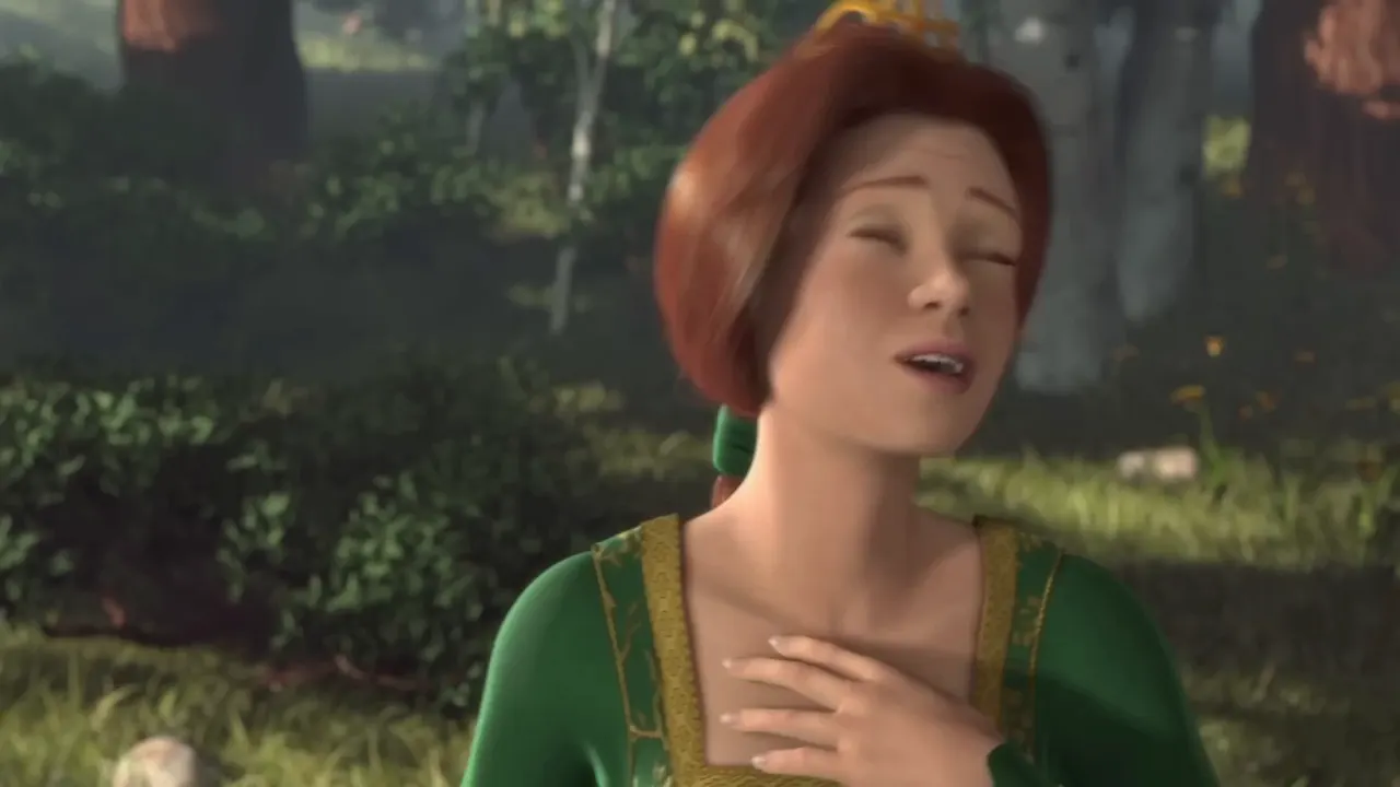 Shrek 1 -  Fiona sings to bird at 00:34 — Fiona